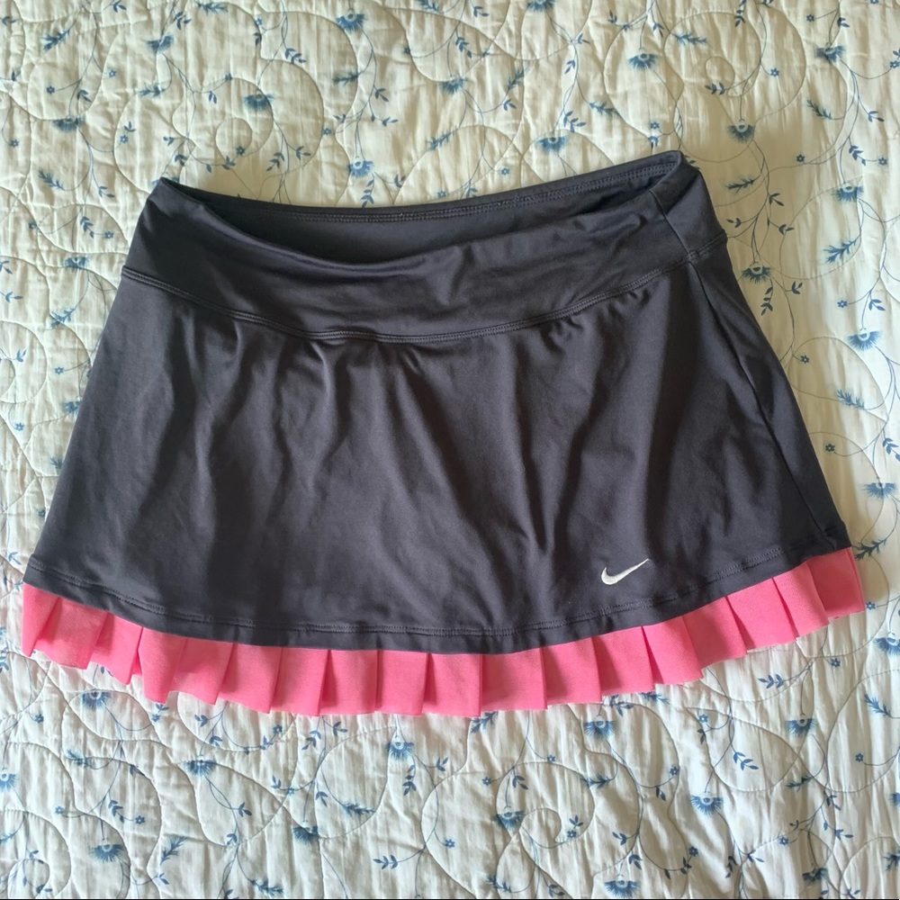 NIKE Women’s Dri-Fit Tennis Skirt